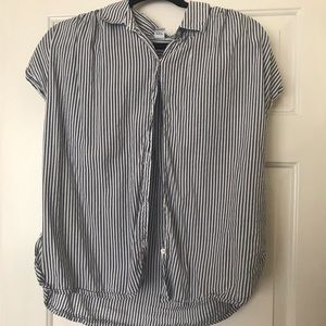 Short sleeved button down. Doesn’t wrinkle easy!